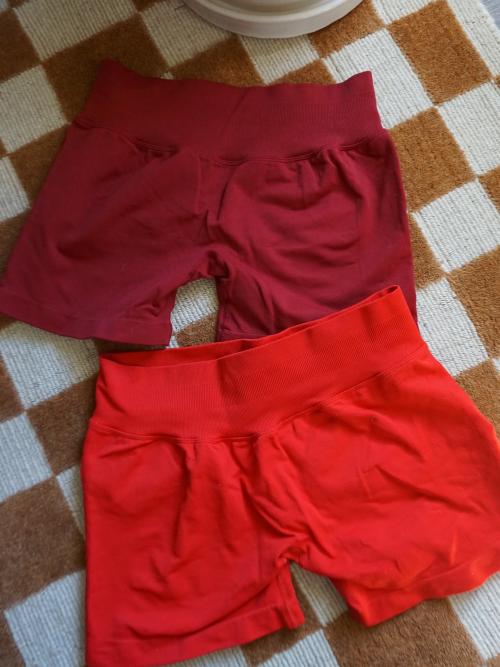 Seamless High-Waist Women’s Gym Shorts — Red & Burgundy
